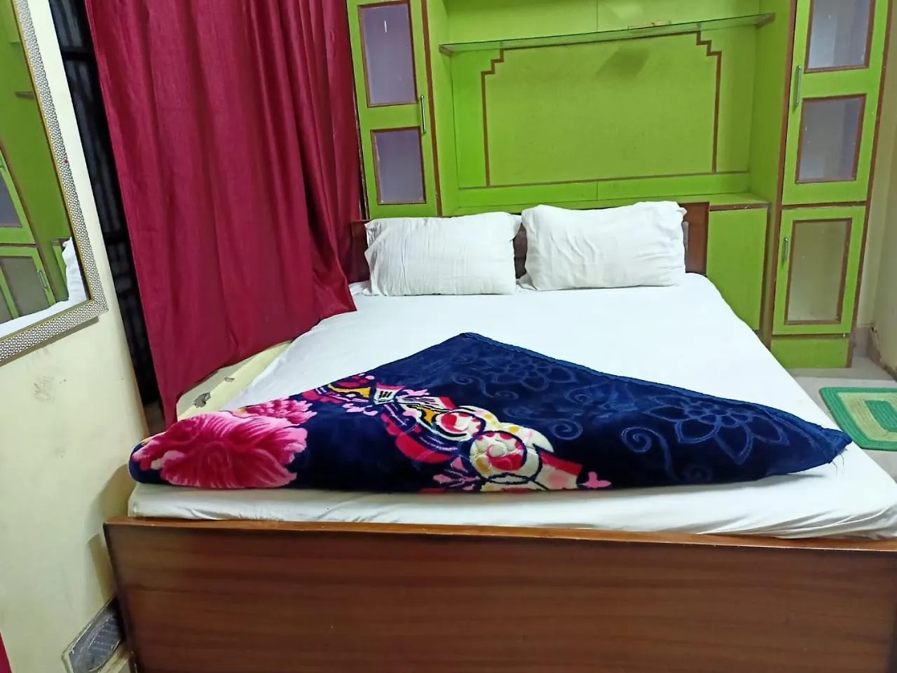 Контакты Shristi Stay